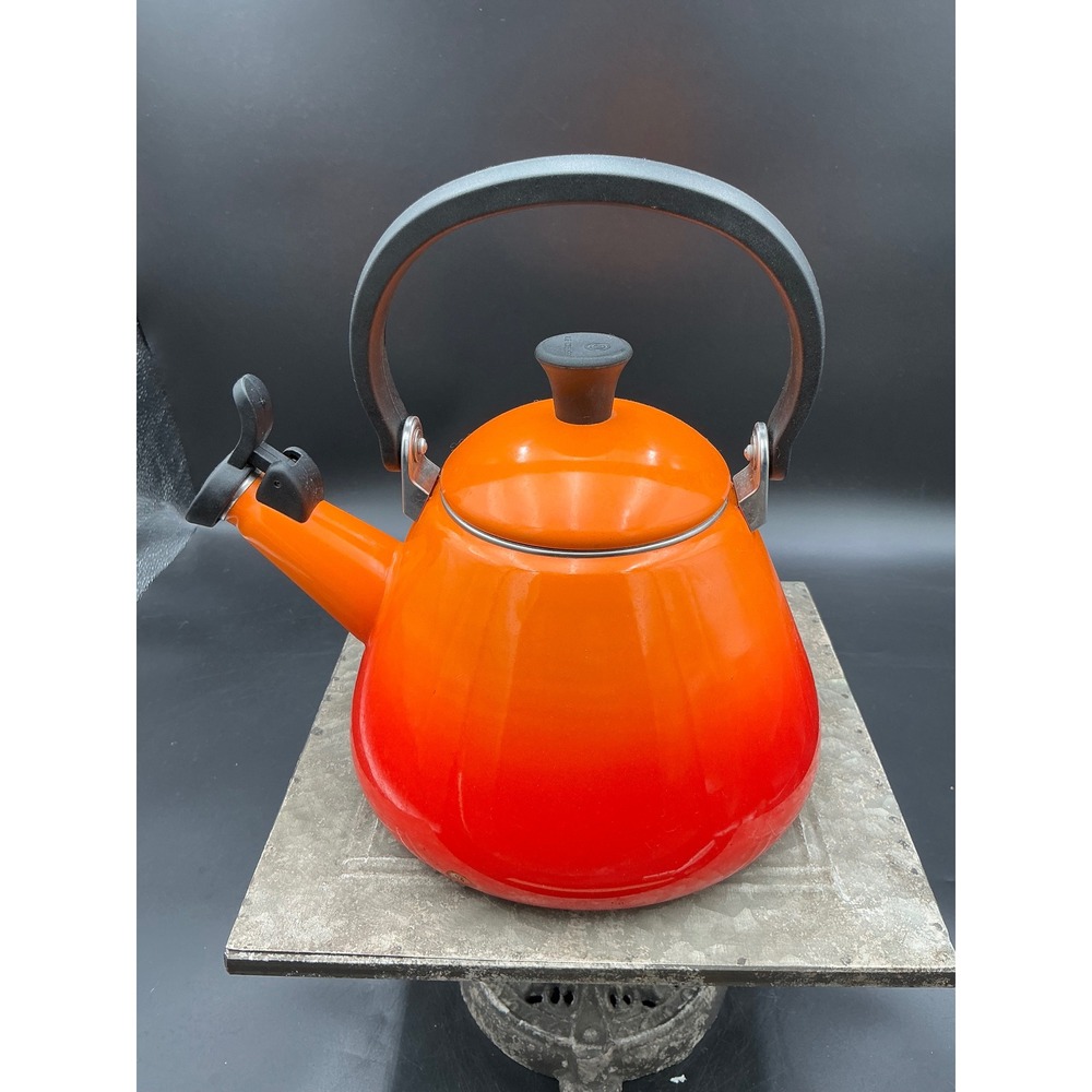 Le Creuset Zen Whistling Tea Kettle Flame Orange Enamel on Steel Stovetop 1.6qt